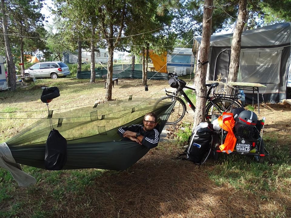 Pierwsza noc w hamaku